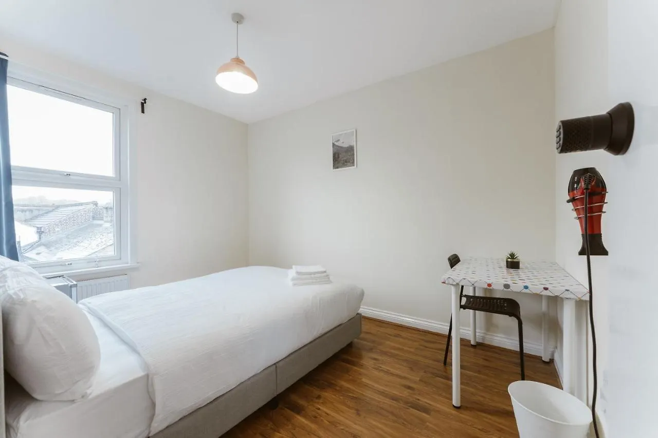 Hostel Mile End Rooms 57A London