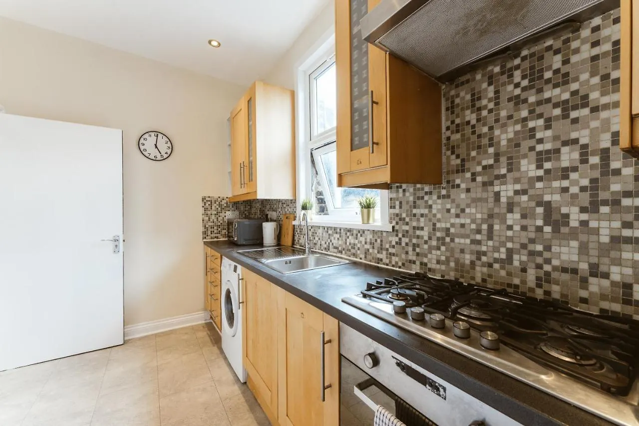 Mile End Rooms 57A London